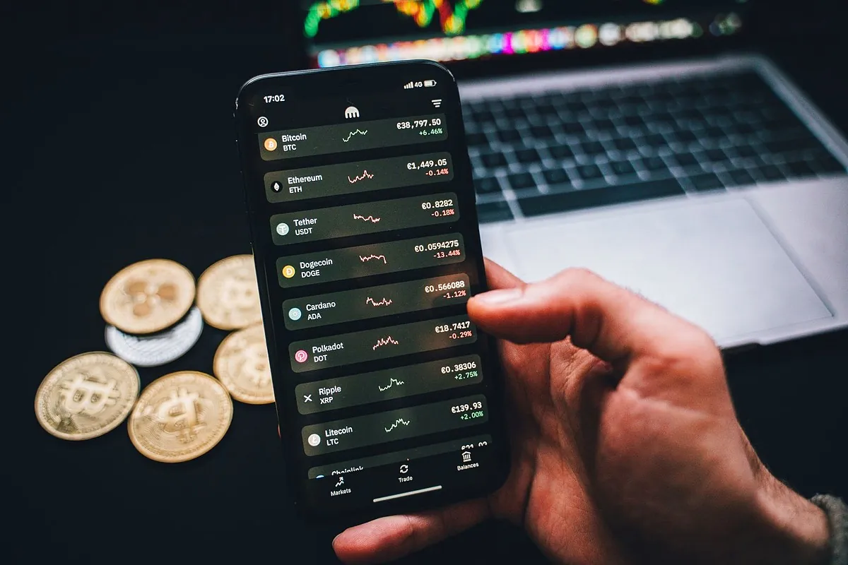 USDT stablecoin off-ramp flow — TRC-20 deposit to TCMB-licensed Turkish desk settlement, 2026 retail volume